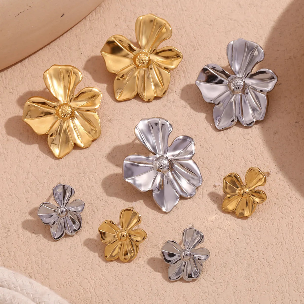 ladies earrings vintage inspired -1 Pair Classic Style Flower 304 Stainless Steel 18K Gold Plated Ear Studs