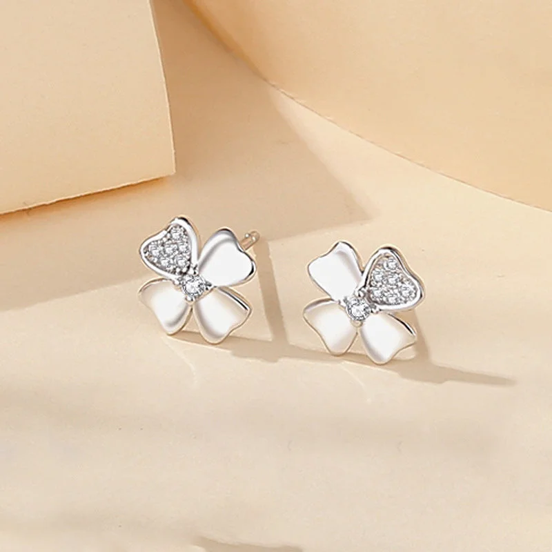 Micro-Inlaid Four Leaf Clover Ear Stud White Gold Color