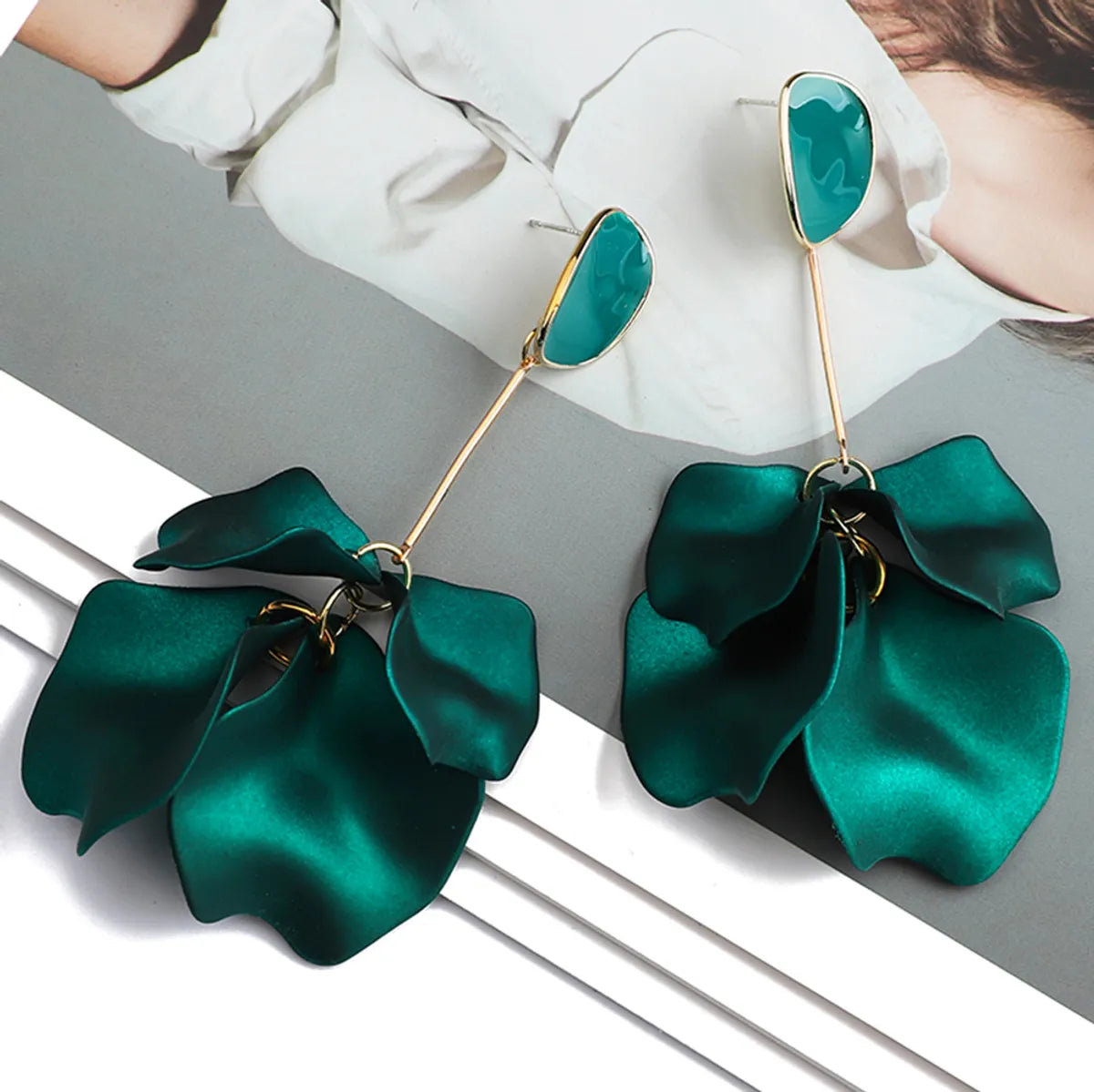 ladies earrings budget friendly luxury -1 Pair Fashion Flower Plating Arylic Drop Earrings