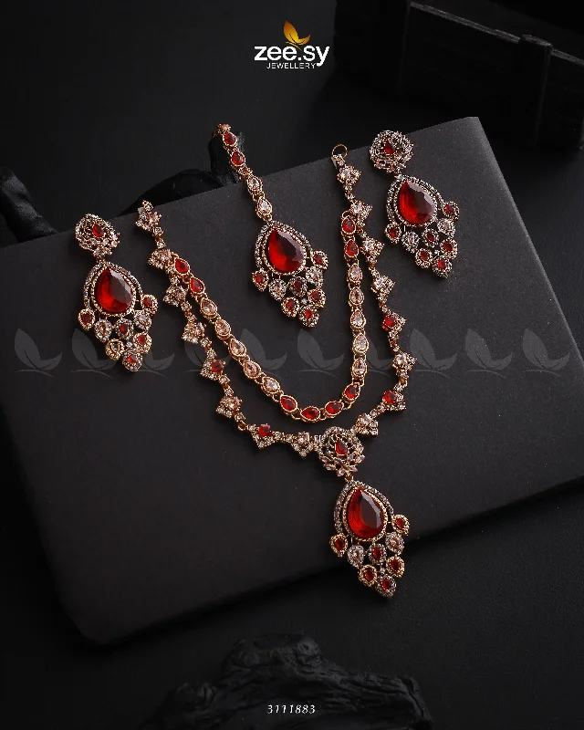 necklaces with silver pendant -Sushmita Necklace Set