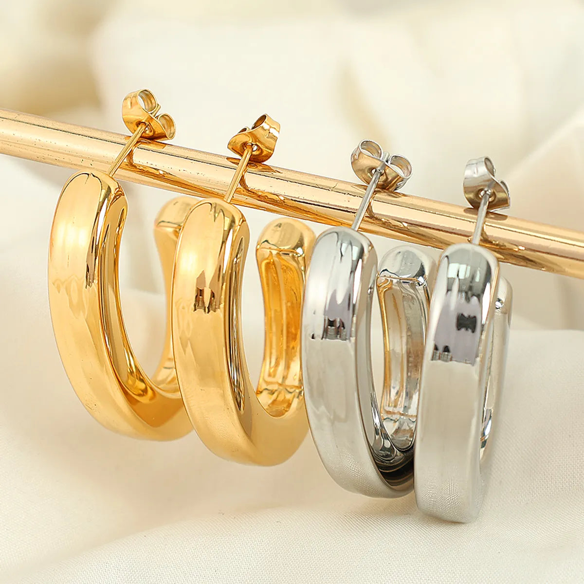 ladies earrings layered chic look -1 Pair Simple Style C Shape Oval Plating Titanium Steel 18K Gold Plated Ear Studs