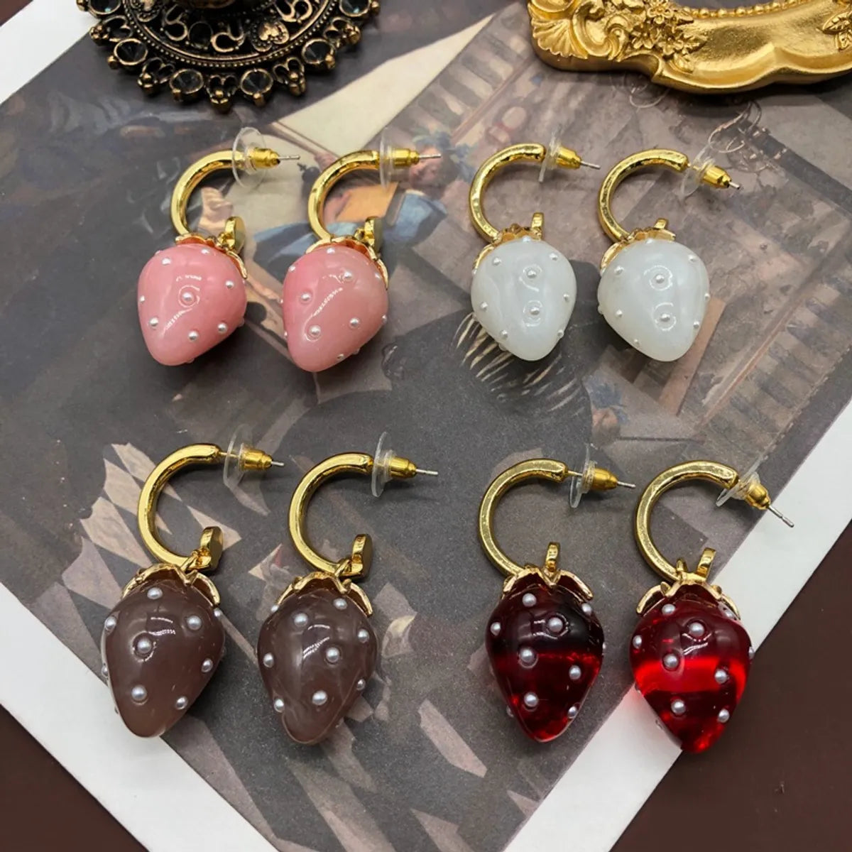 ladies earrings two tone finish -1 Pair Retro Strawberry Alloy Plating Inlay Pearl Women'S Drop Earrings