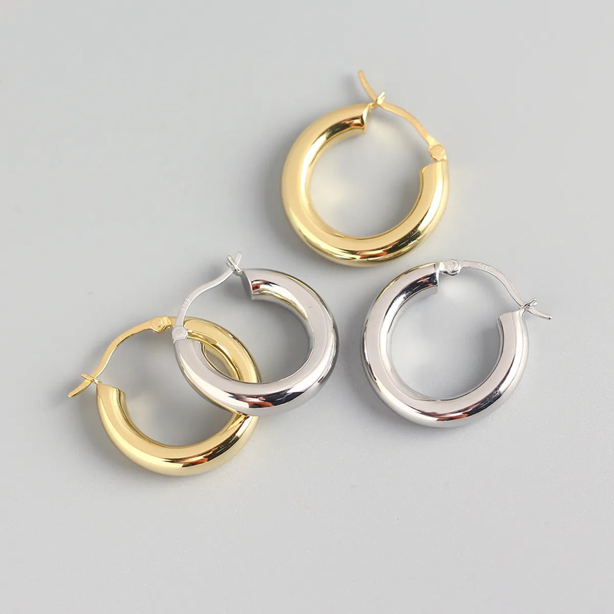 ladies earrings elegant gold tone -Simple Style Round Sterling Silver Plating Earrings 1 Pair