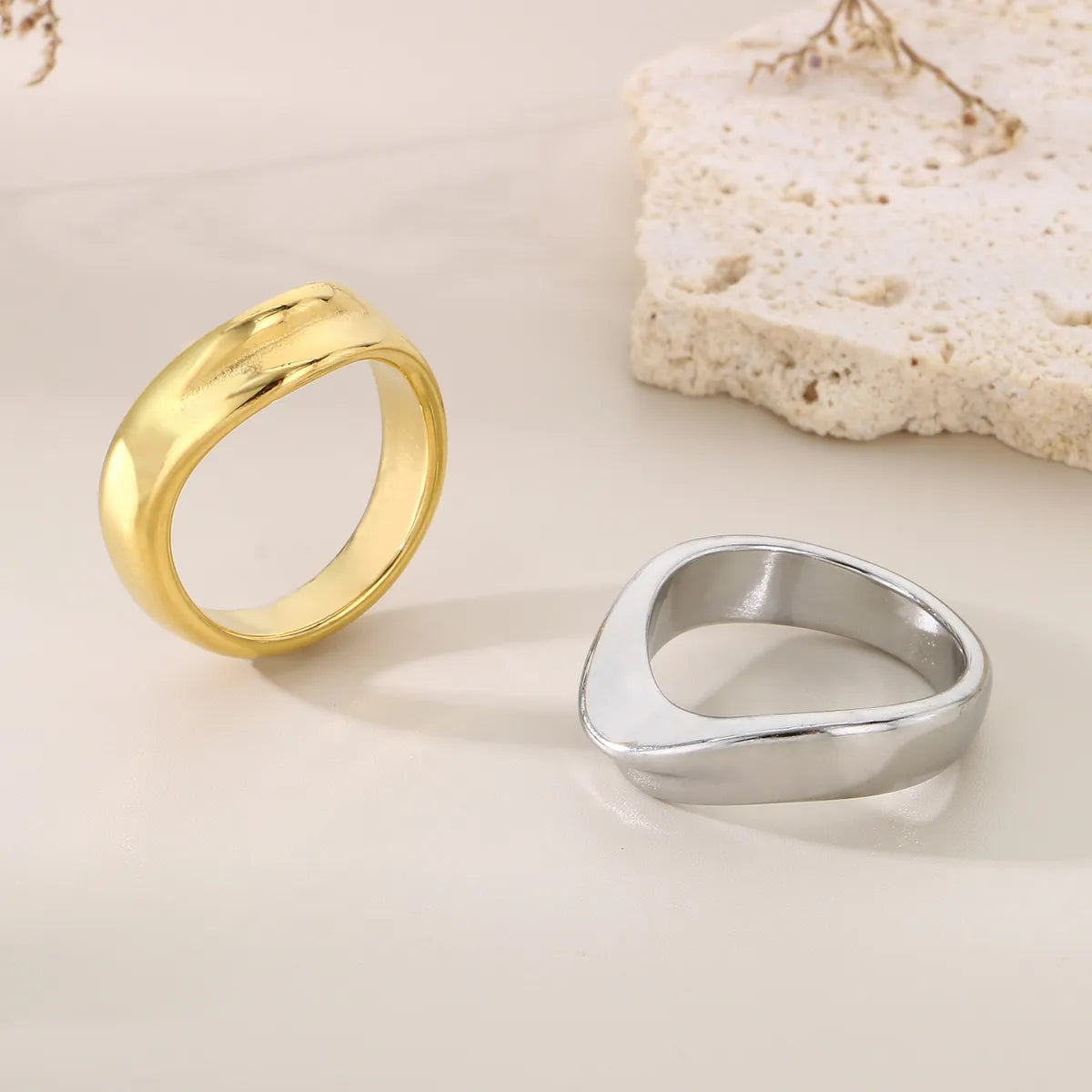 ladies rings heart shaped romance -Wholesale Jewelry Simple Style Geometric 304 Stainless Steel 18K Gold Plated Rings